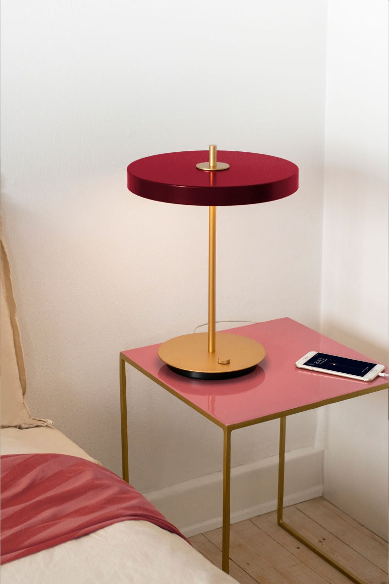 Asteria bordlampe - Ruby Red - H: 41,5 cm - Umage