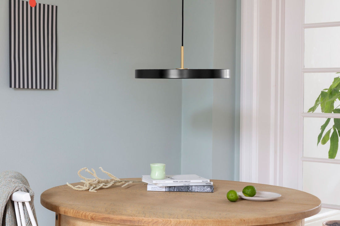 Asteria Pendel Medium - Black / Brass - Ø: 43 cm - Umage