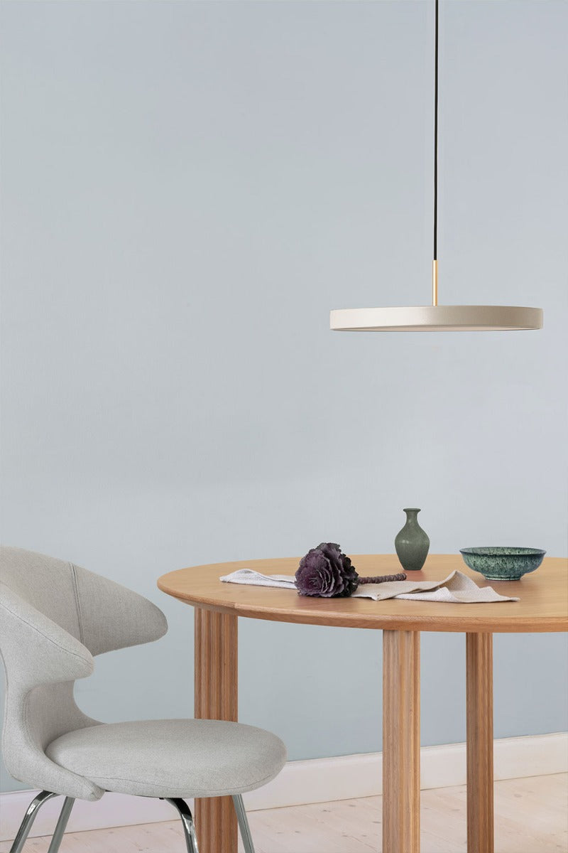 Asteria Pendel Plus Medium - Pearl White / Brass - Ø: 43 Cm - Umage