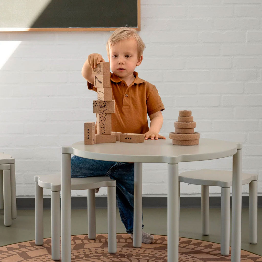 Stacking Table - by KlipKlap