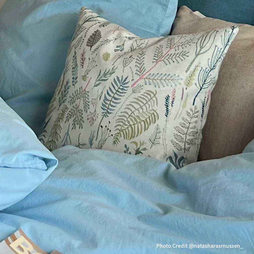 Botanica pude - 45x45 - Teel Blue - Compliments