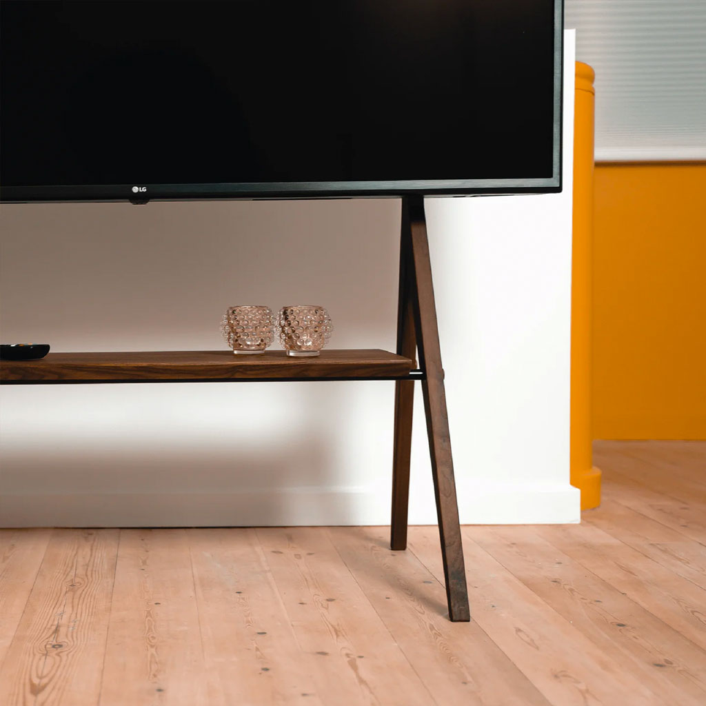KAYA TV Stander - Valnød - Kristian Juul