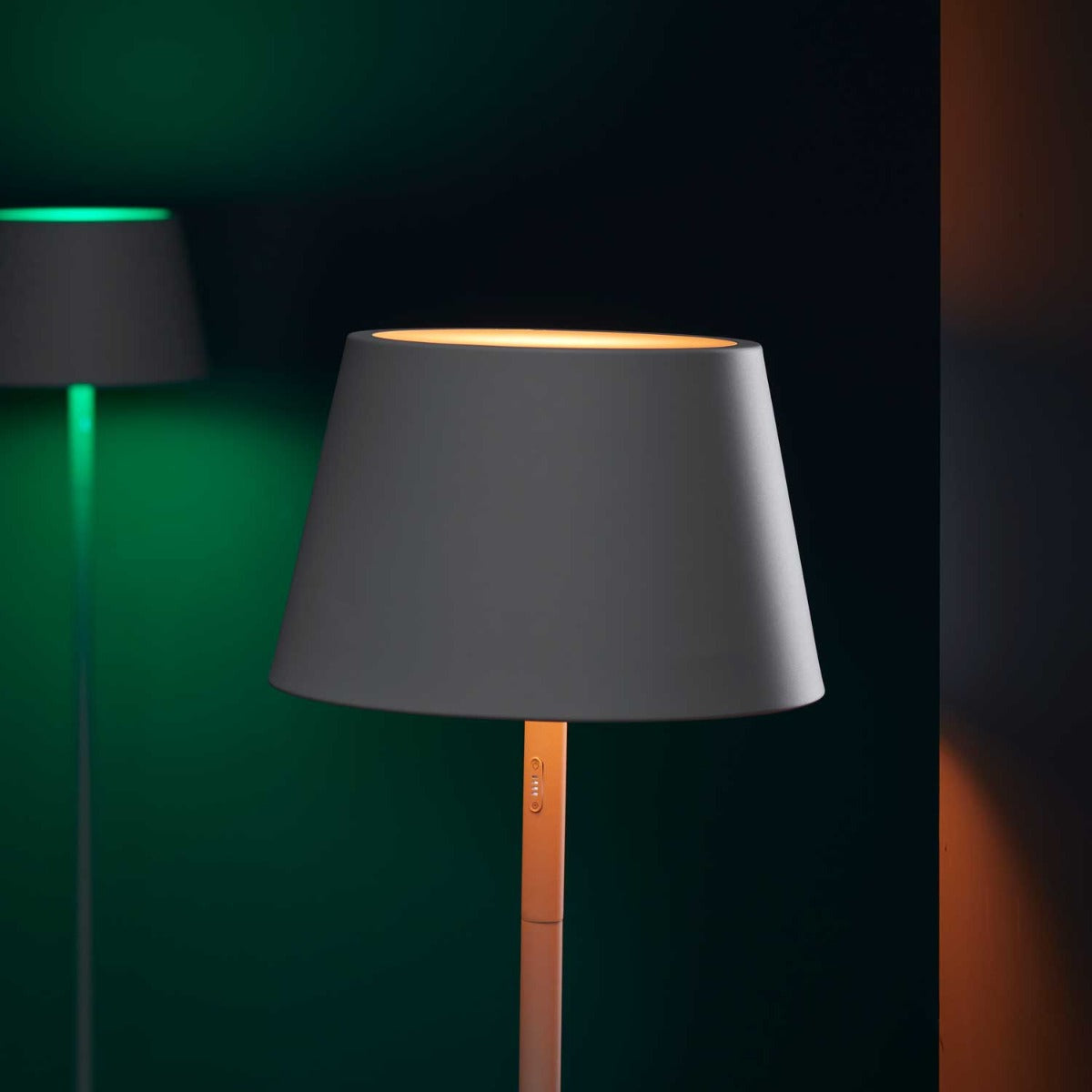 Modi Gulvlampe - Sort - Loom Design