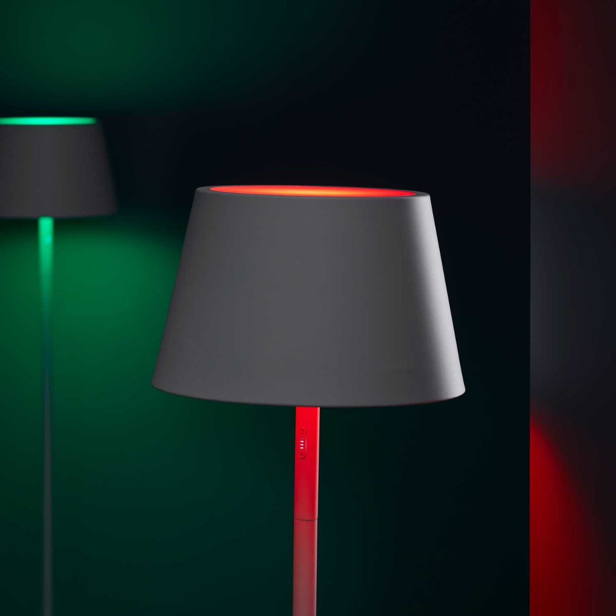 Modi Gulvlampe - Sort - Loom Design