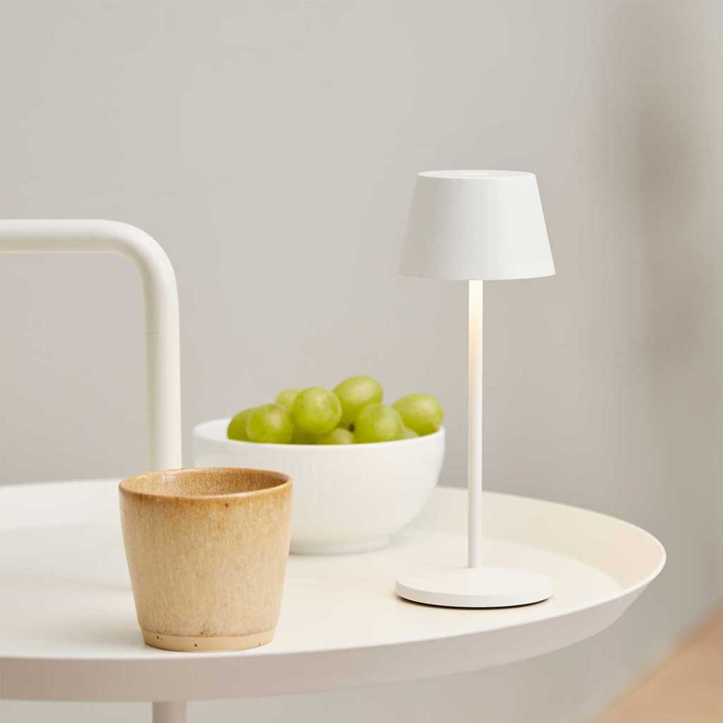 Modi Micro Bordlampe - Hvid - Loom Design