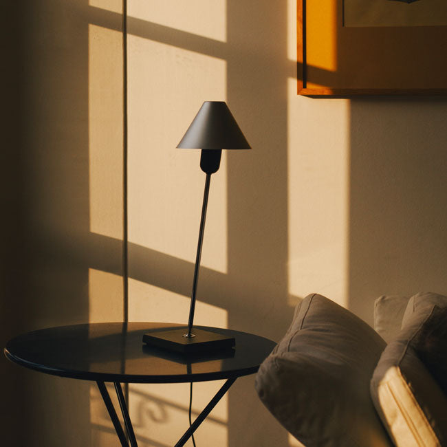 Gira bordlampe - Santa & Cole