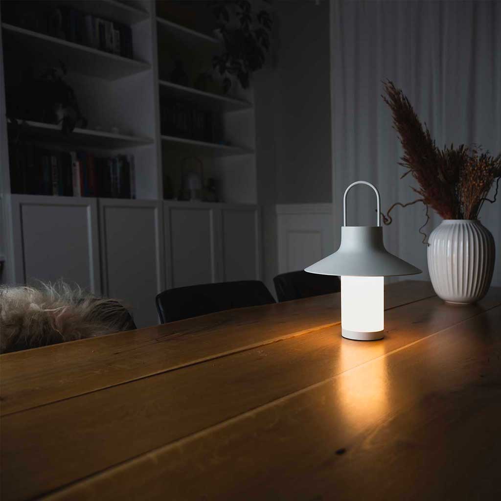 Shadow Batteri Bordlampe - Large - Hvid - Loom Design