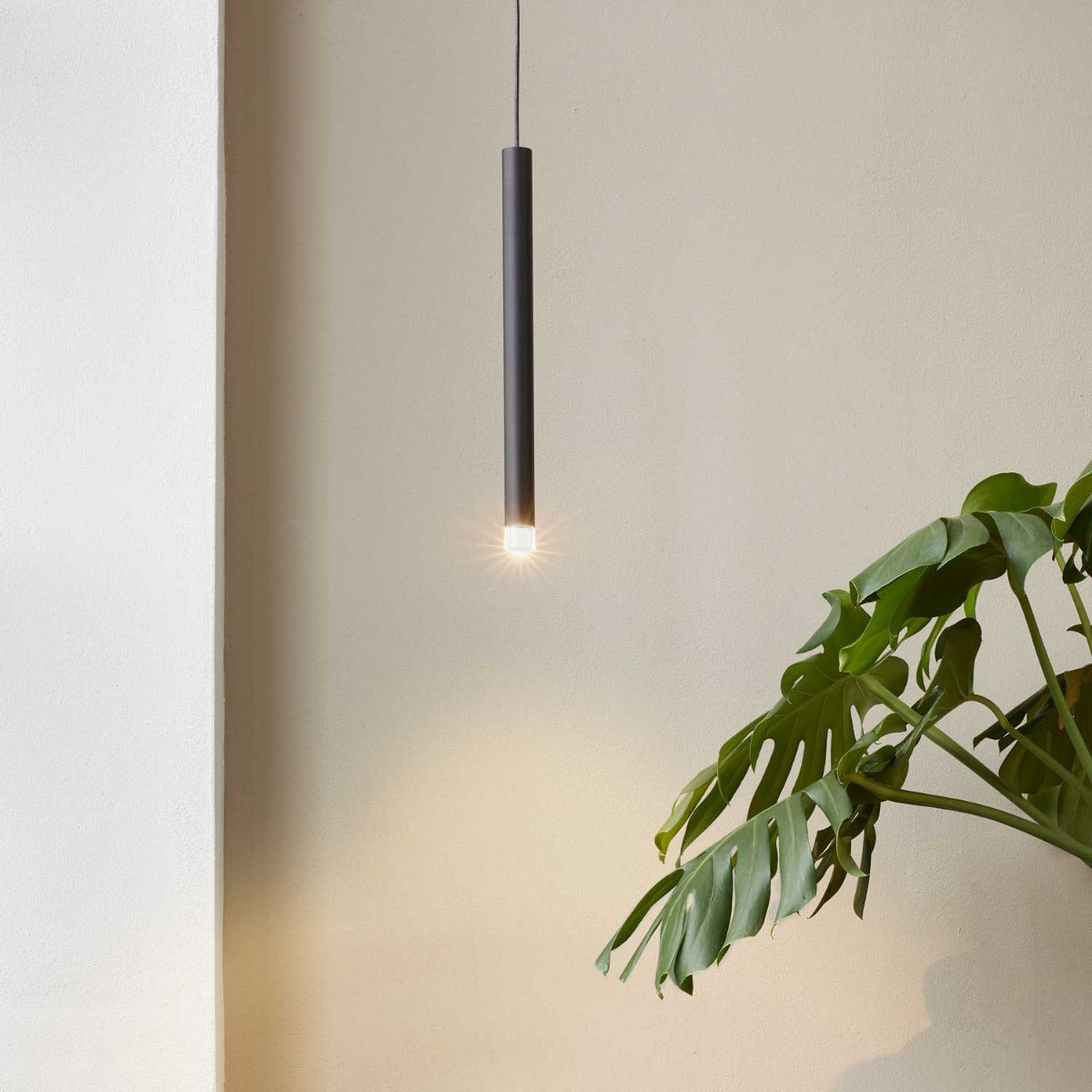 Valkyrie 37 Pendel - Sort - Loom Design